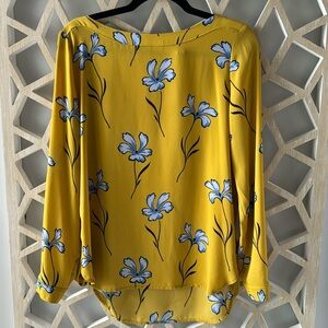 Perfect transitional top in goldenrod yellow with blue flowers